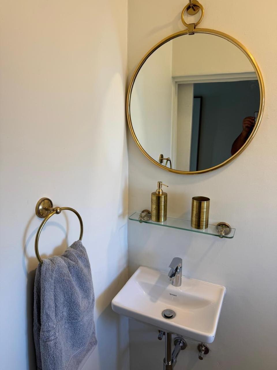 803 Winston Place Apartment