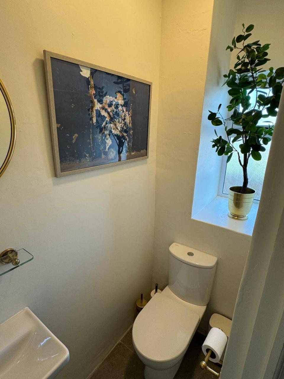 803 Winston Place Apartment *